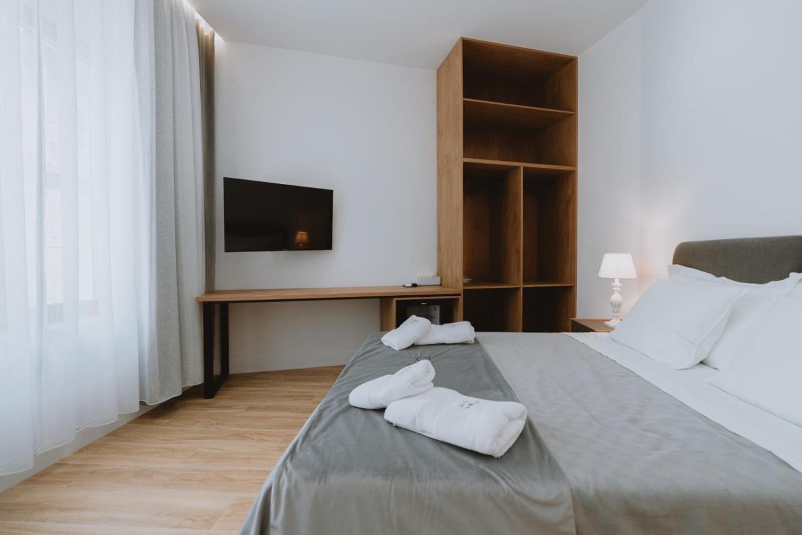 Dyrmo Hotel Berat Eksteriør bilde