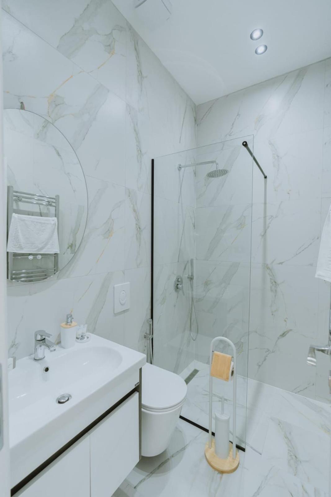 Dyrmo Hotel Berat Eksteriør bilde