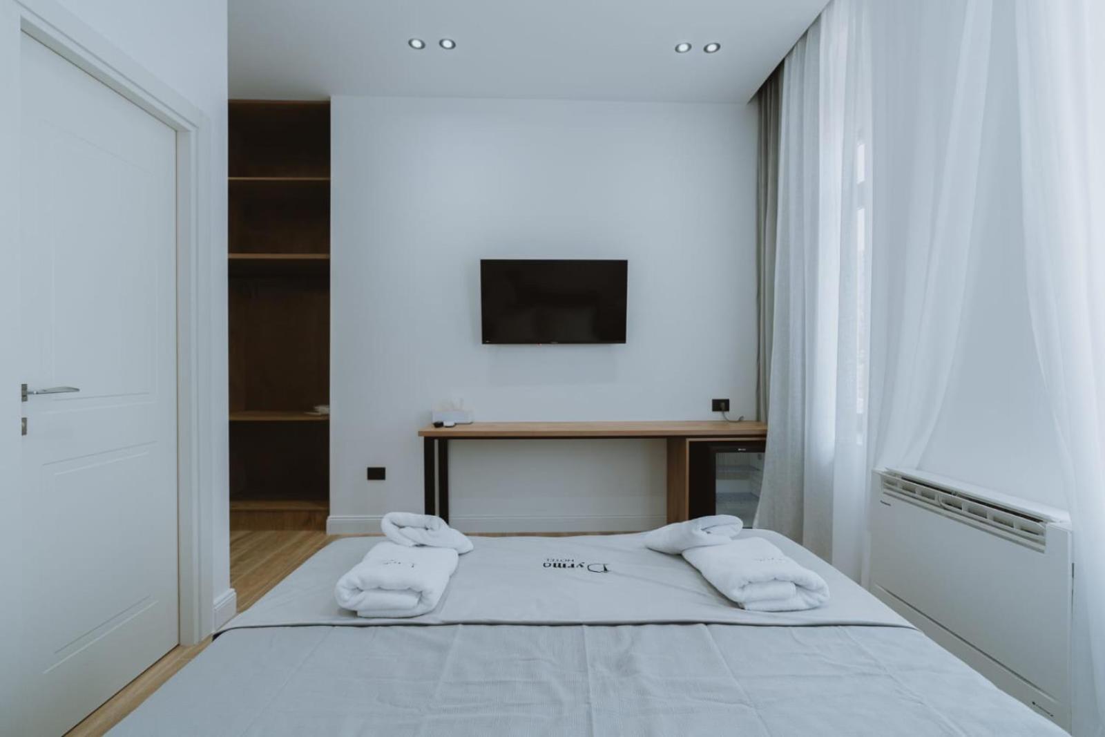 Dyrmo Hotel Berat Eksteriør bilde