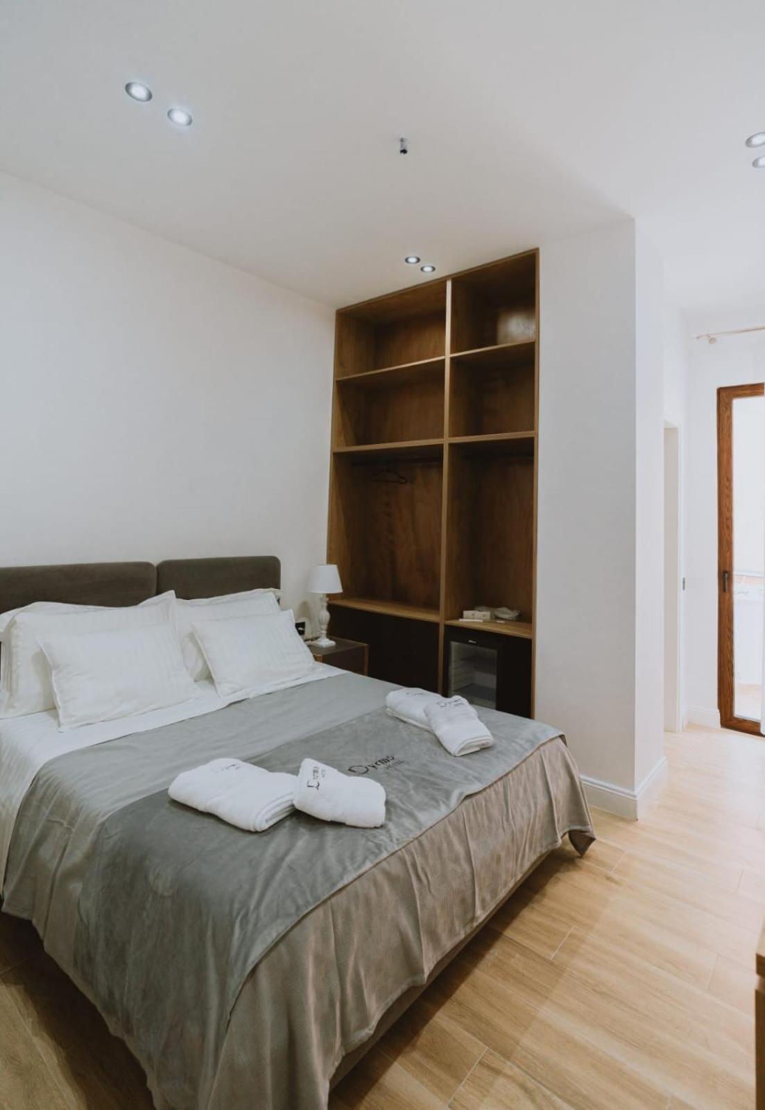 Dyrmo Hotel Berat Eksteriør bilde