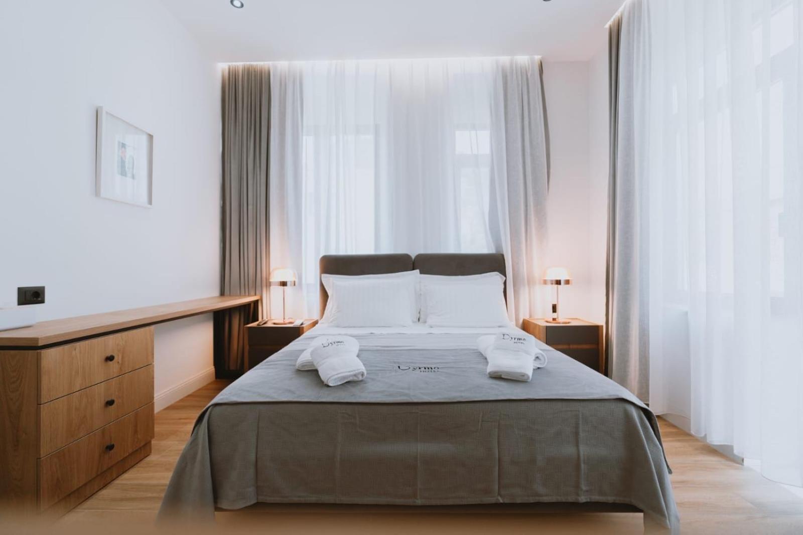 Dyrmo Hotel Berat Eksteriør bilde